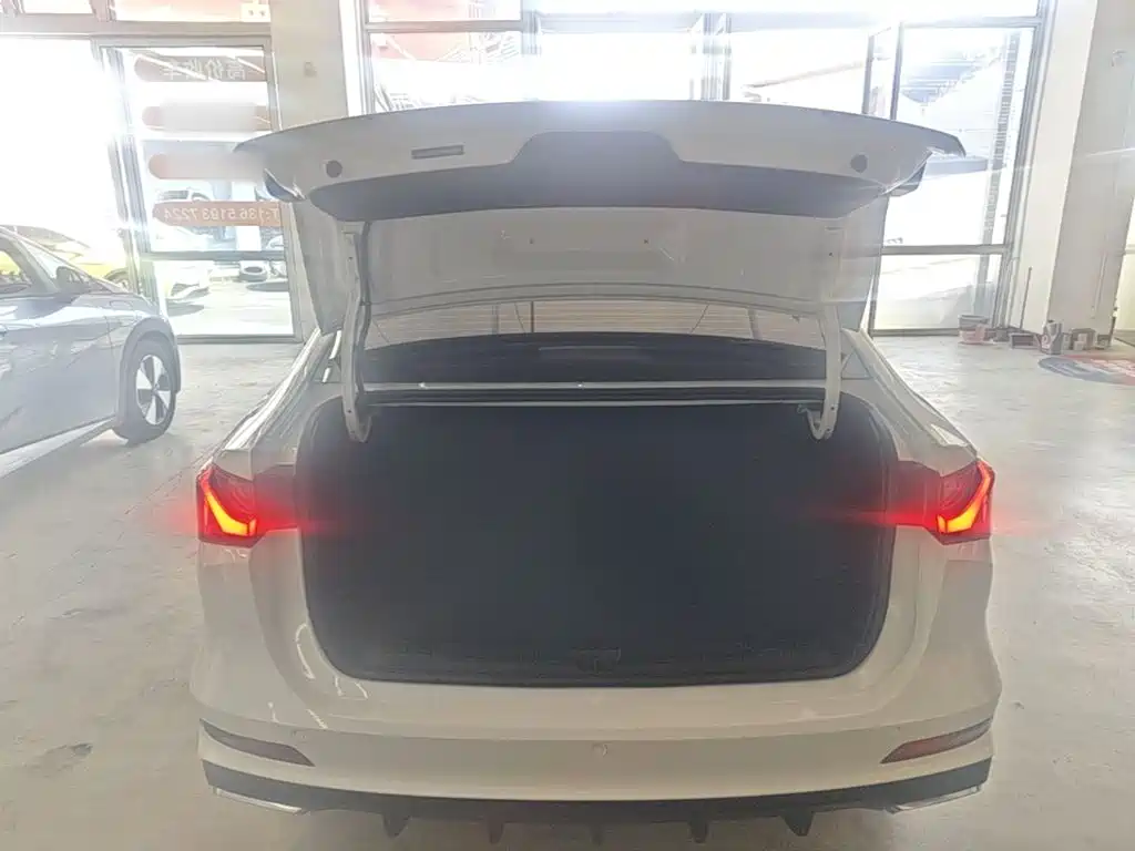 Roewe i5 — миниатюра 19