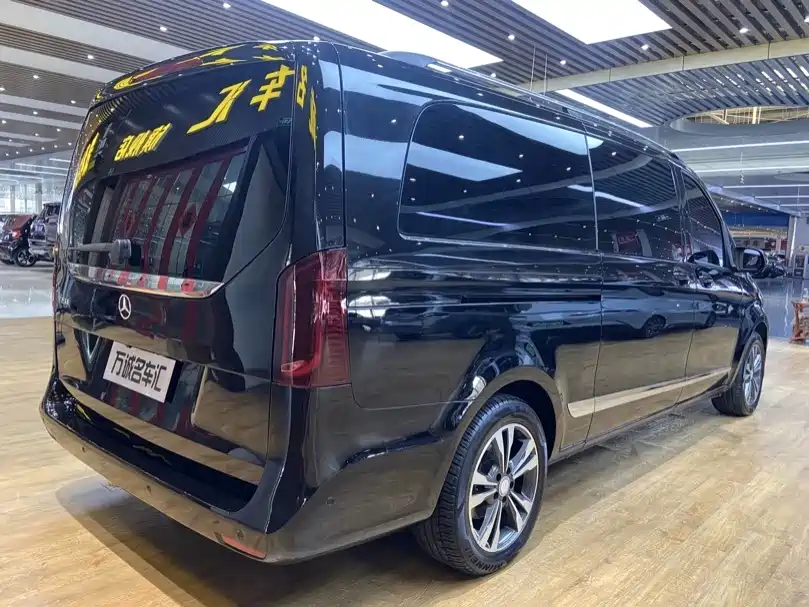 Mercedes-Benz V-Class (Import) — миниатюра 33