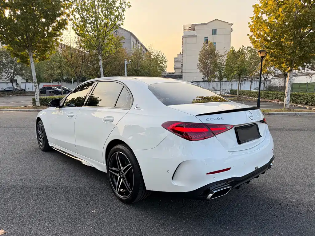 Mercedes-Benz C-Class — миниатюра 4