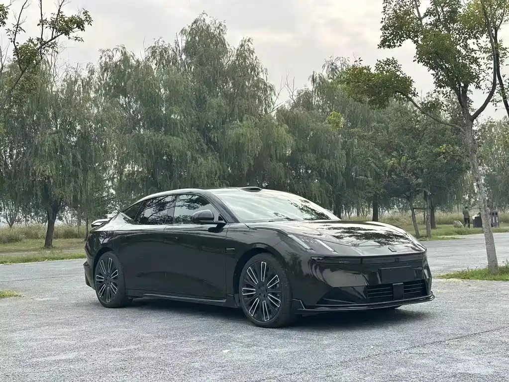 Lynk & Co 10 — миниатюра 3