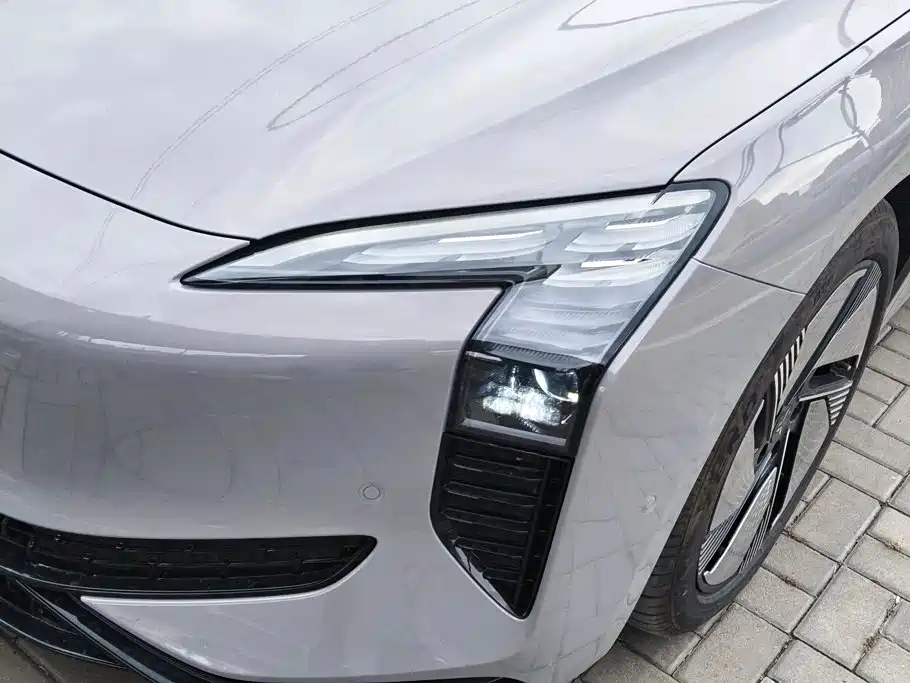 Hongqi Hongqi EH7 — миниатюра 5