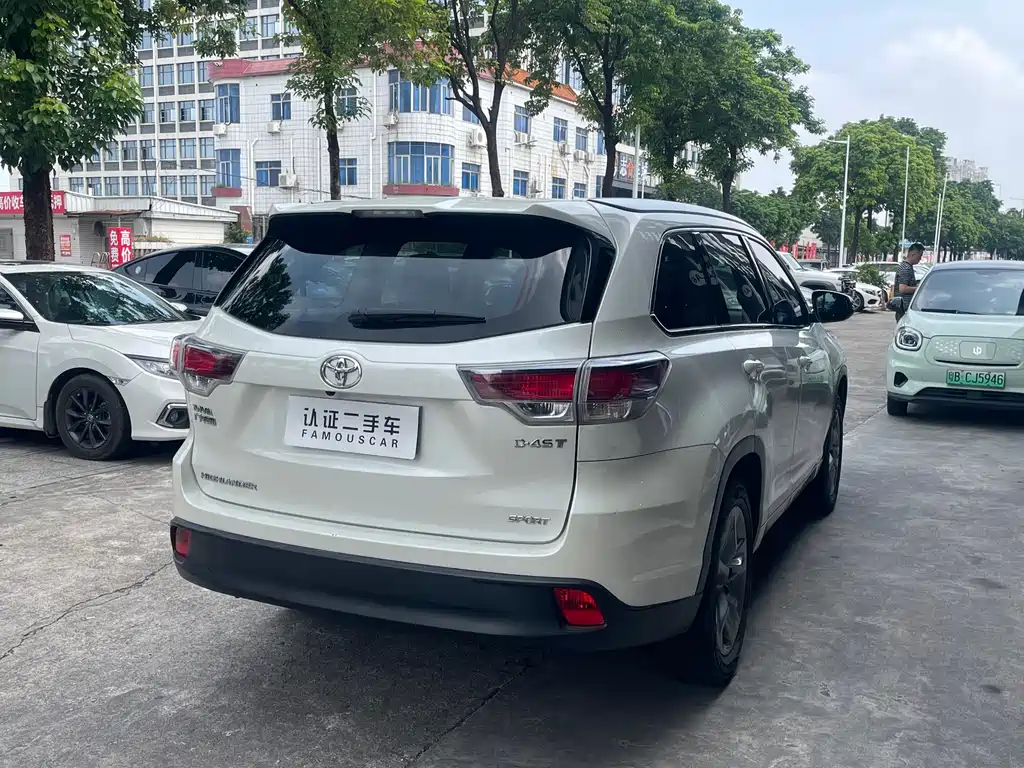 Toyota Highlander — миниатюра 6