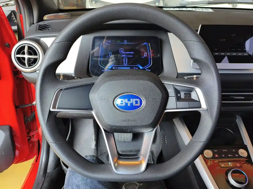 BYD e1 — миниатюра 11