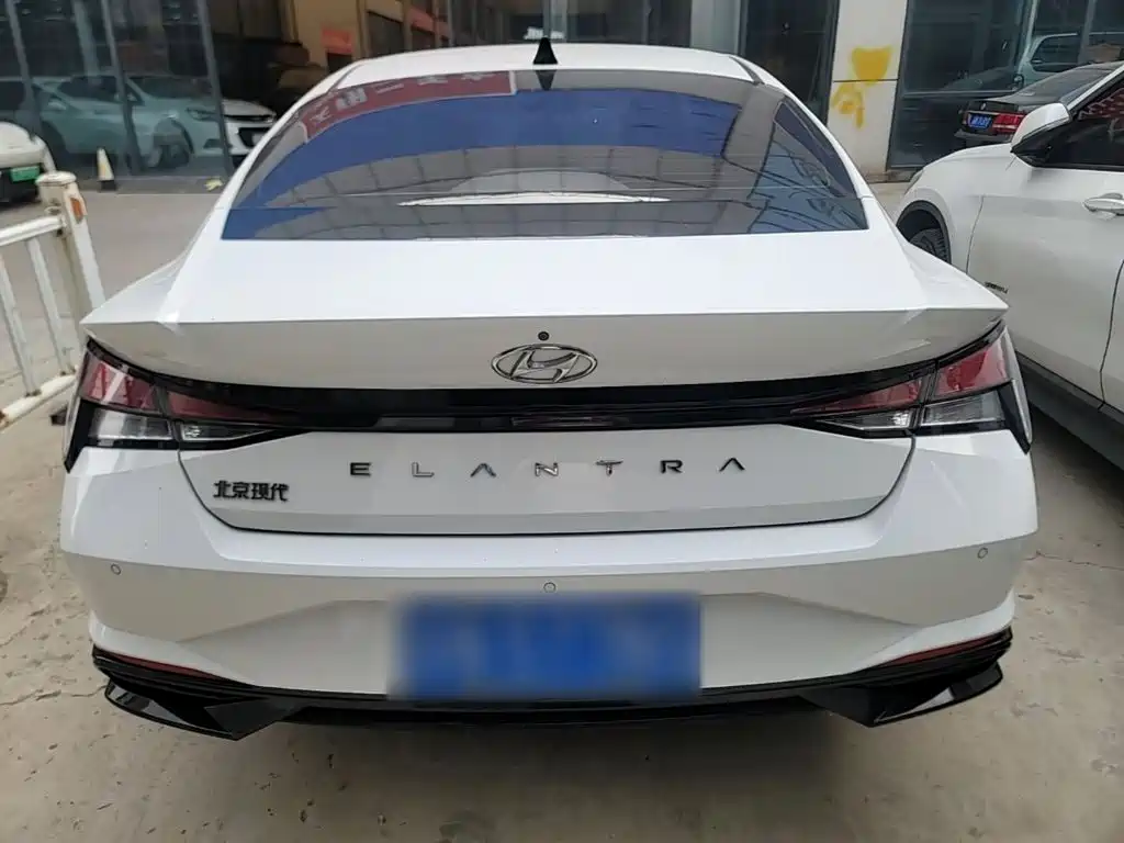 Hyundai Elantra — миниатюра 6
