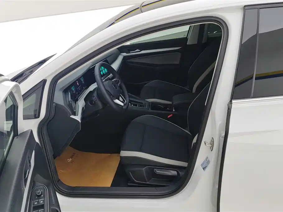 Volkswagen Golf 2023 280TSI DSG Pro