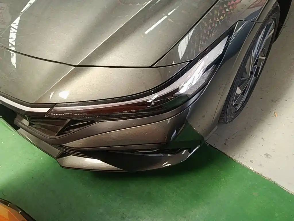 Hyundai Elantra — миниатюра 24