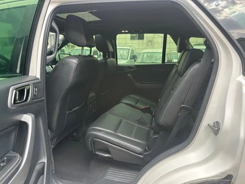 Ford Everest 2017 2.0T AT Luxury 7 мест