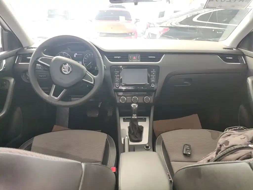 Skoda Octavia — миниатюра 10