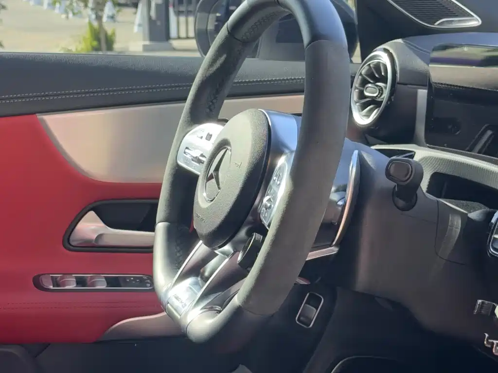 Mercedes-Benz CLA AMG — миниатюра 9