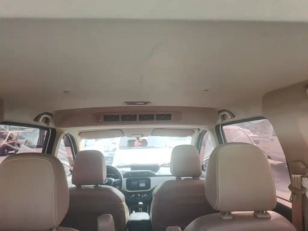 Wuling Hongguang — миниатюра 18