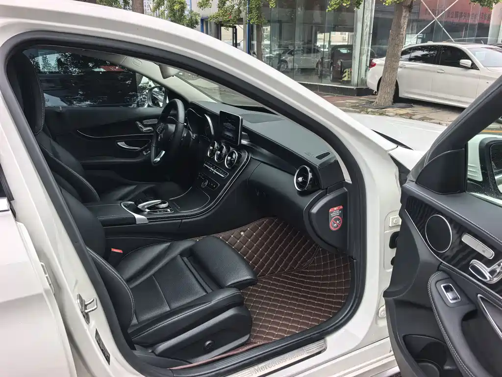 Mercedes-Benz C-Class — миниатюра 7