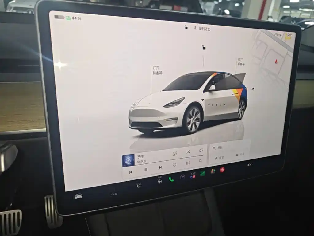 Tesla Model Y — миниатюра 13