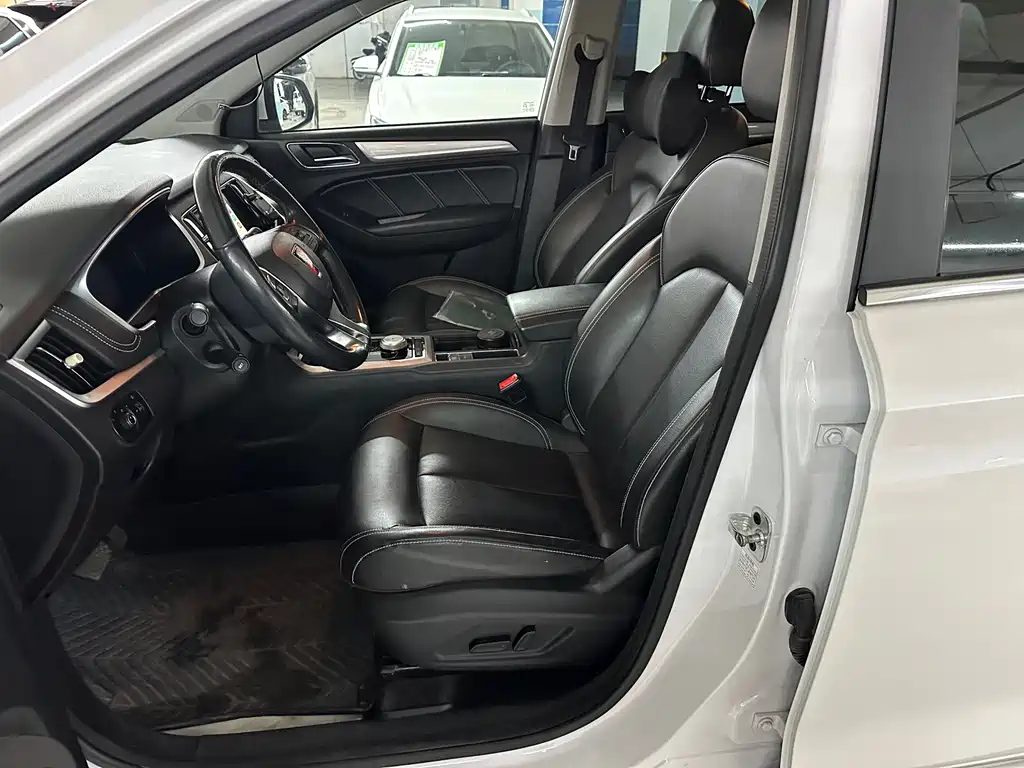 ROEWE RX5 NEW ENERGY