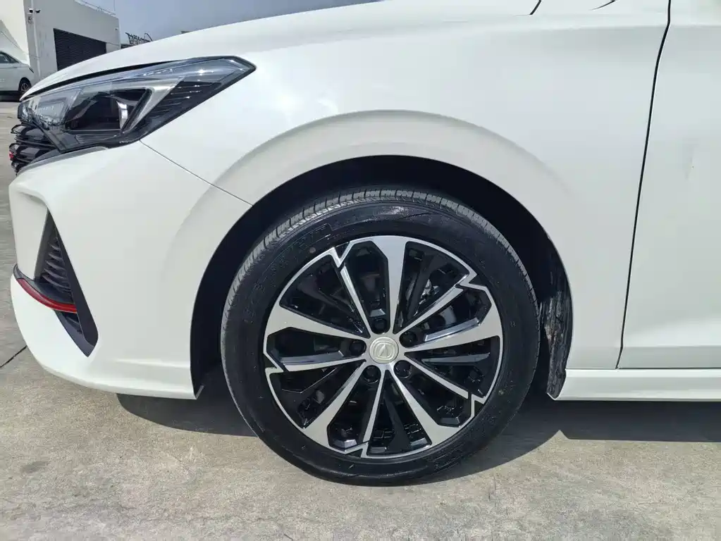 Changan Eado — миниатюра 4