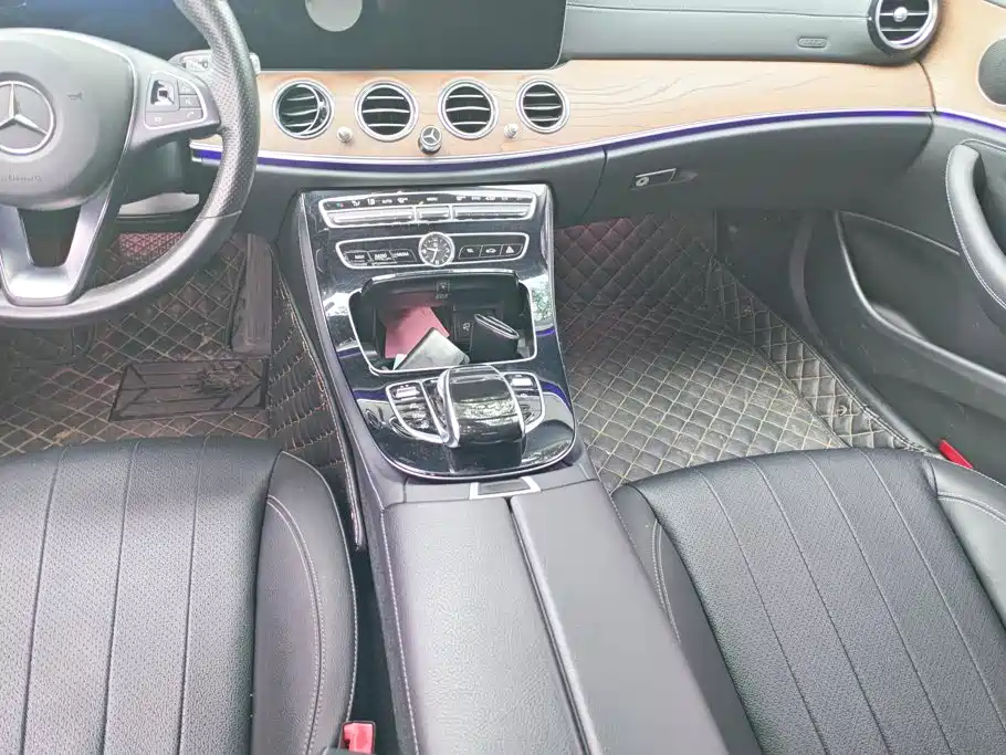 Mercedes-Benz E-Class — миниатюра 16