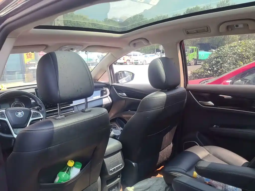 BYD MAX — миниатюра 9