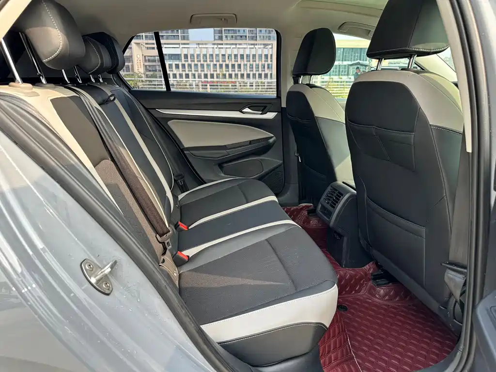 Volkswagen Golf — миниатюра 19