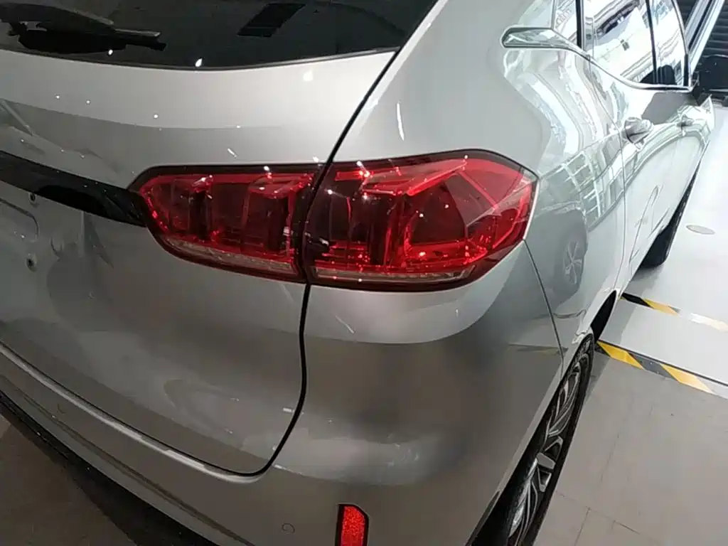 Wey Wey VV5 — миниатюра 8