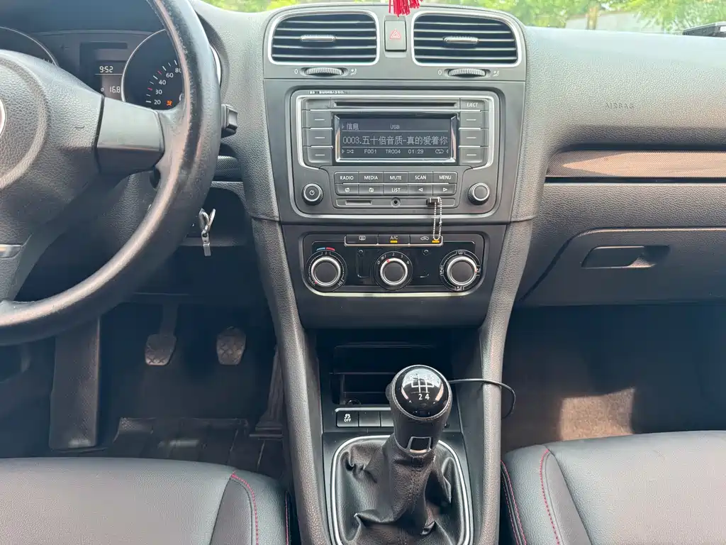 Volkswagen Golf — миниатюра 10