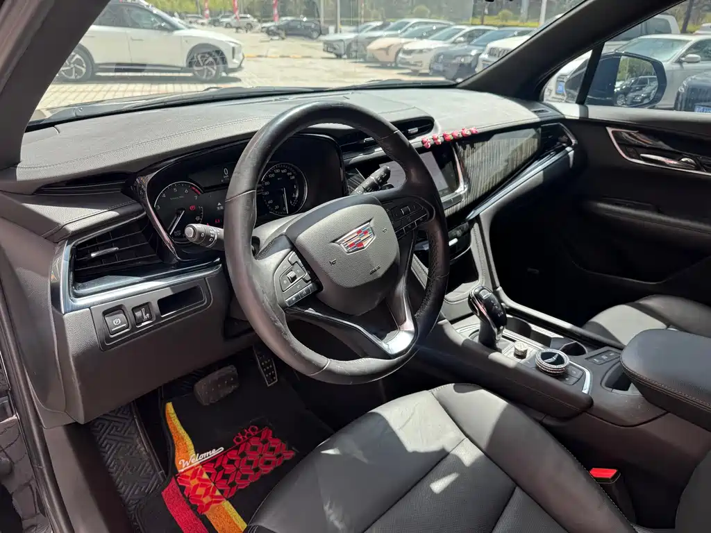 Cadillac XT6 2022 2.0T мест Luxury
