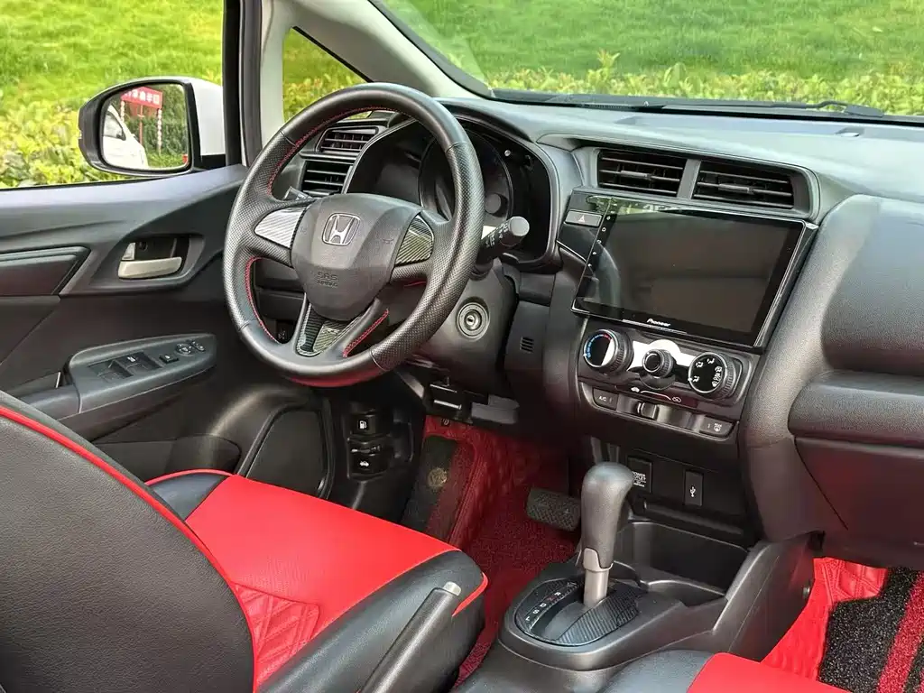 Honda Fit — миниатюра 4