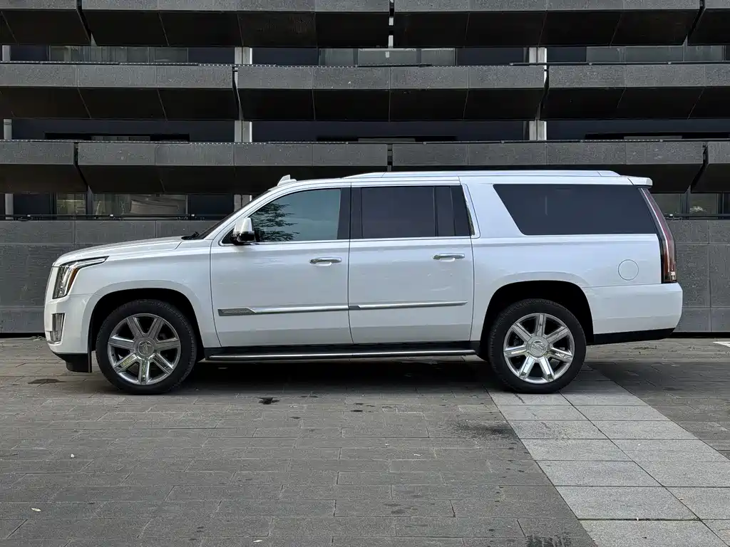 Cadillac Escalade — миниатюра 4