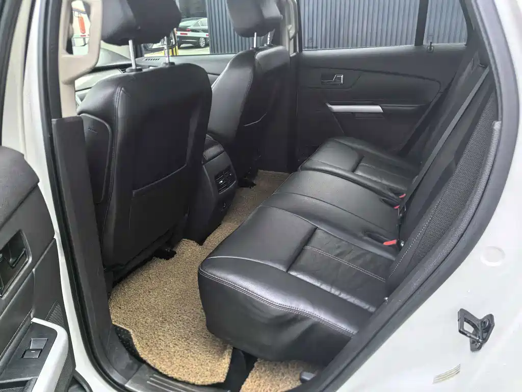 Ford Edge (Import) — миниатюра 12