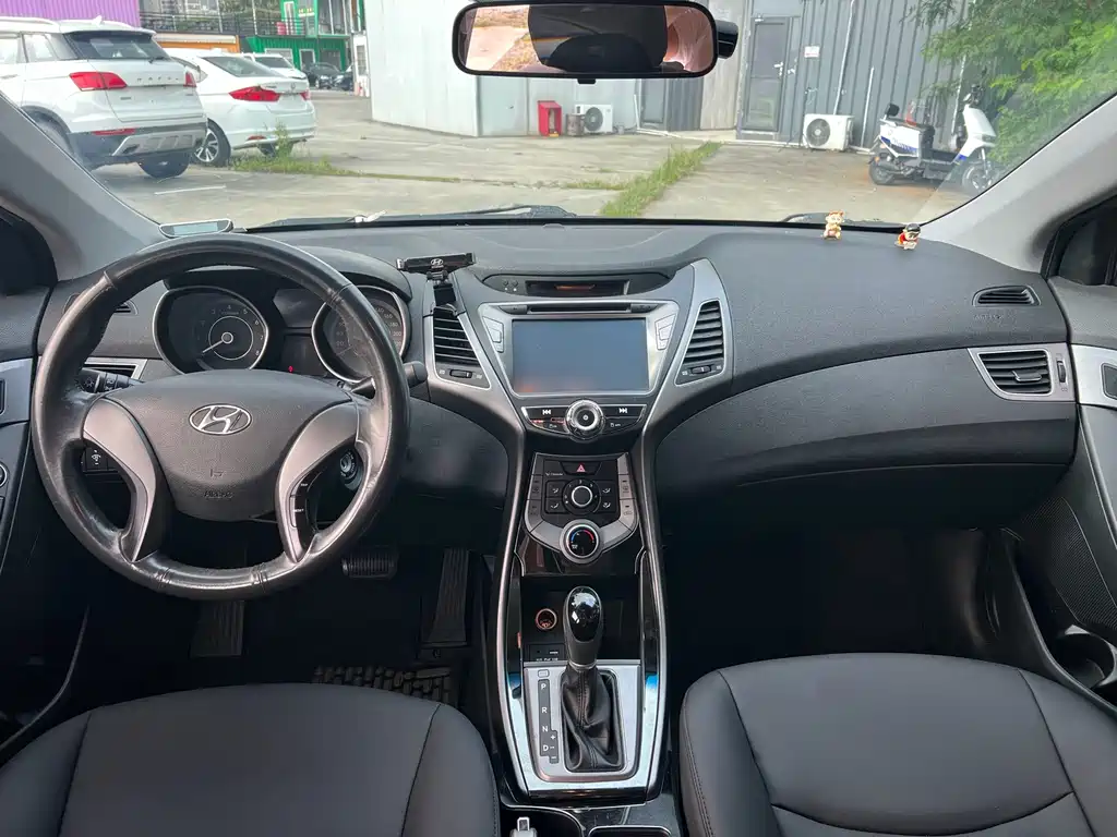 Hyundai Elantra Langdong — миниатюра 7