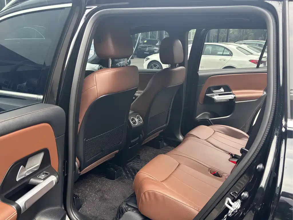 Mercedes-Benz GLB — миниатюра 8