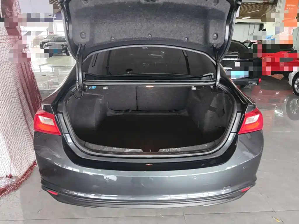 Chevrolet Malibu XL — миниатюра 19