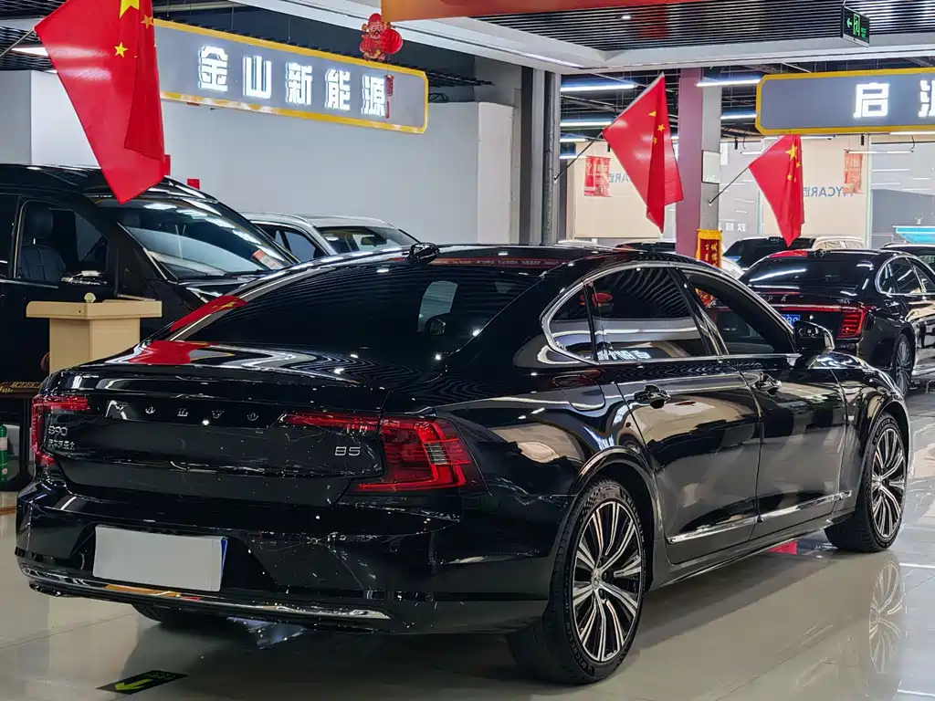Volvo S90 — миниатюра 5