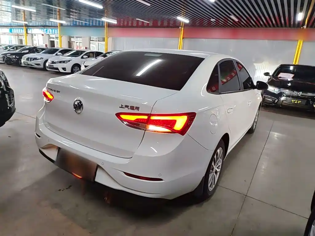 Buick Excelle — миниатюра 7