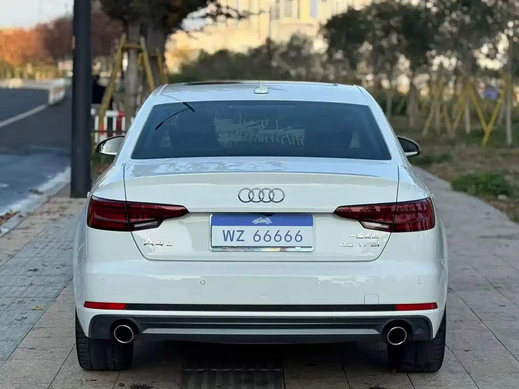 AUDI A4L