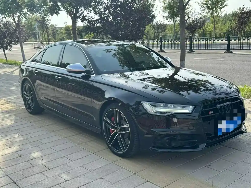 AUDI  S6