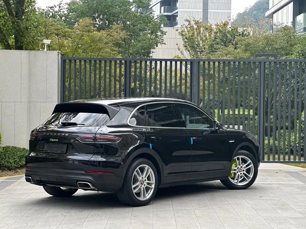 Porsche Cayenne Hybrid — миниатюра 4