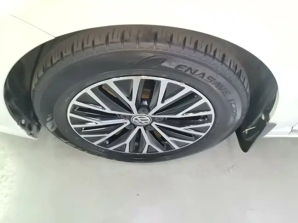 Volkswagen Sagitar — миниатюра 23