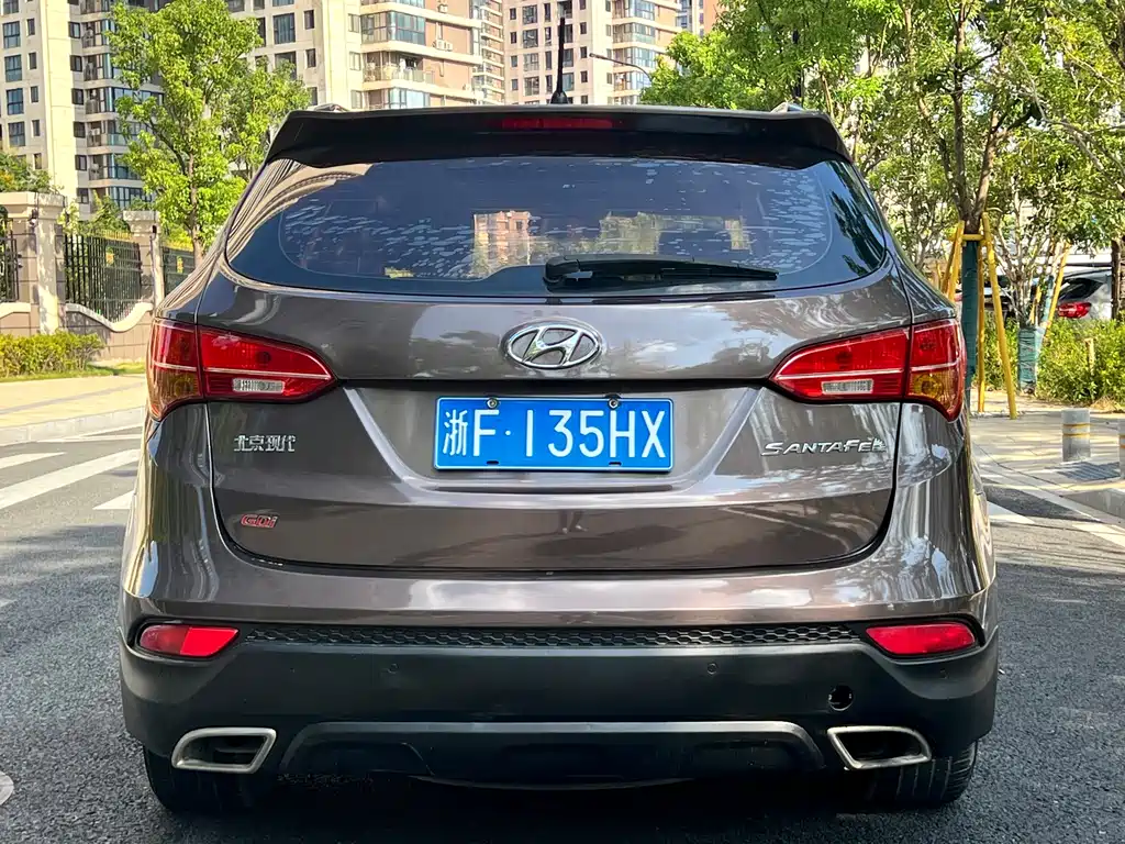 Hyundai Santa Fe 2015 2.4L AT 5 мест