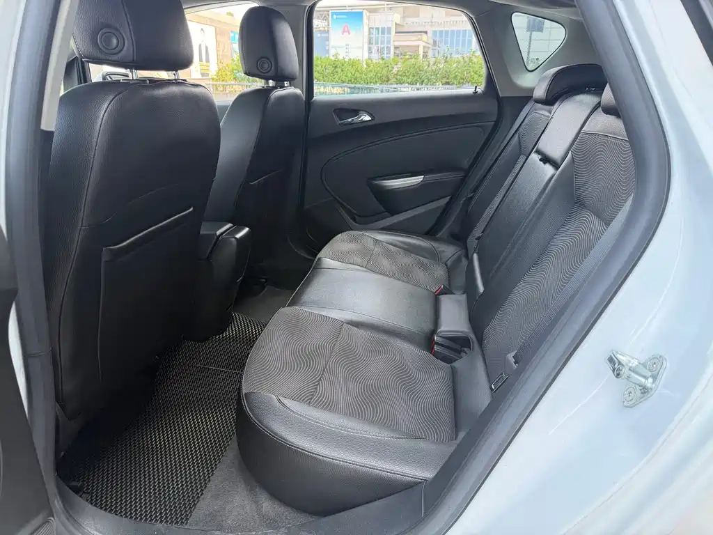 Buick Excelle — миниатюра 10