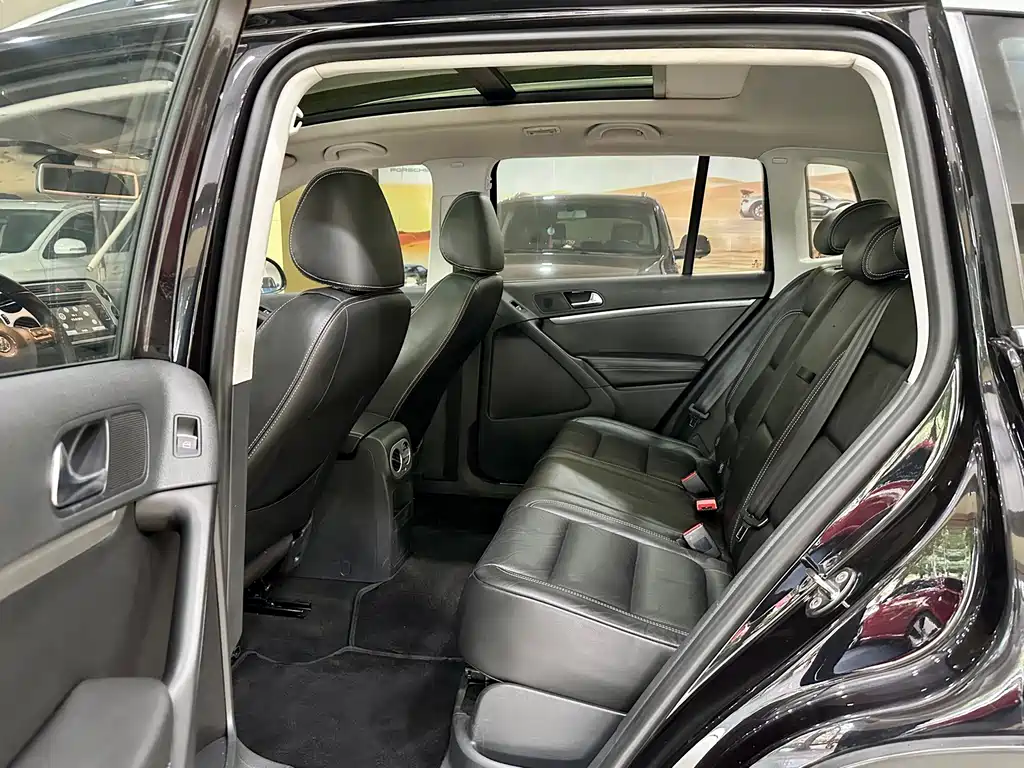 Volkswagen Tiguan 2016 300TSI AT Luxury