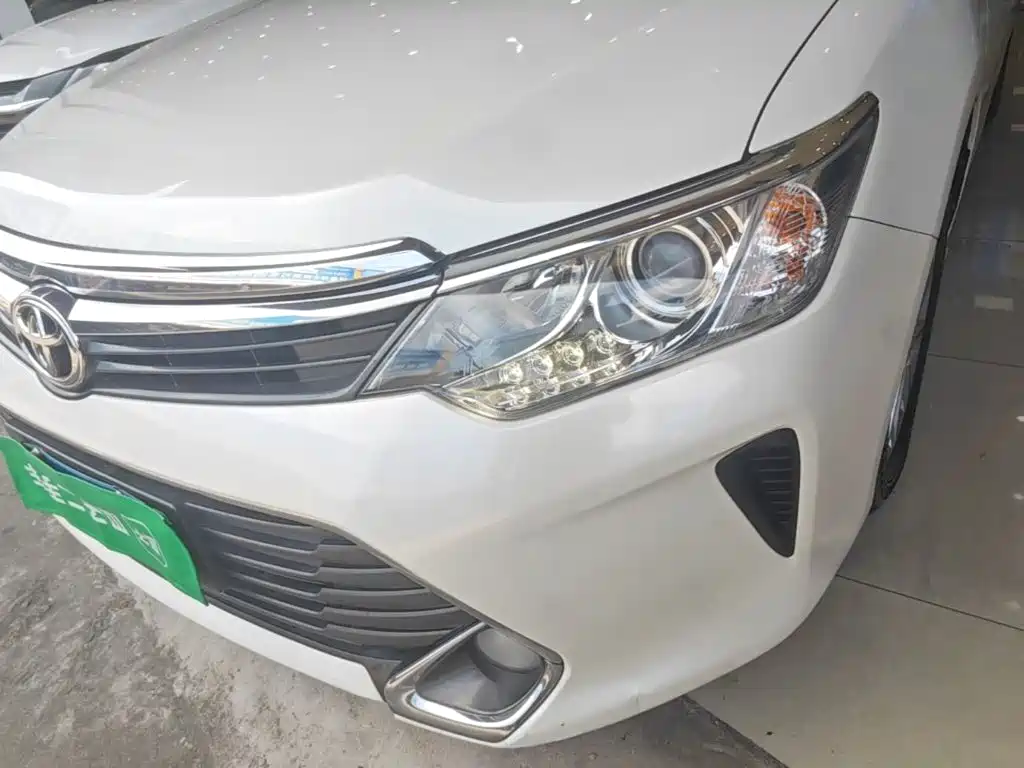 Toyota Camry — миниатюра 24