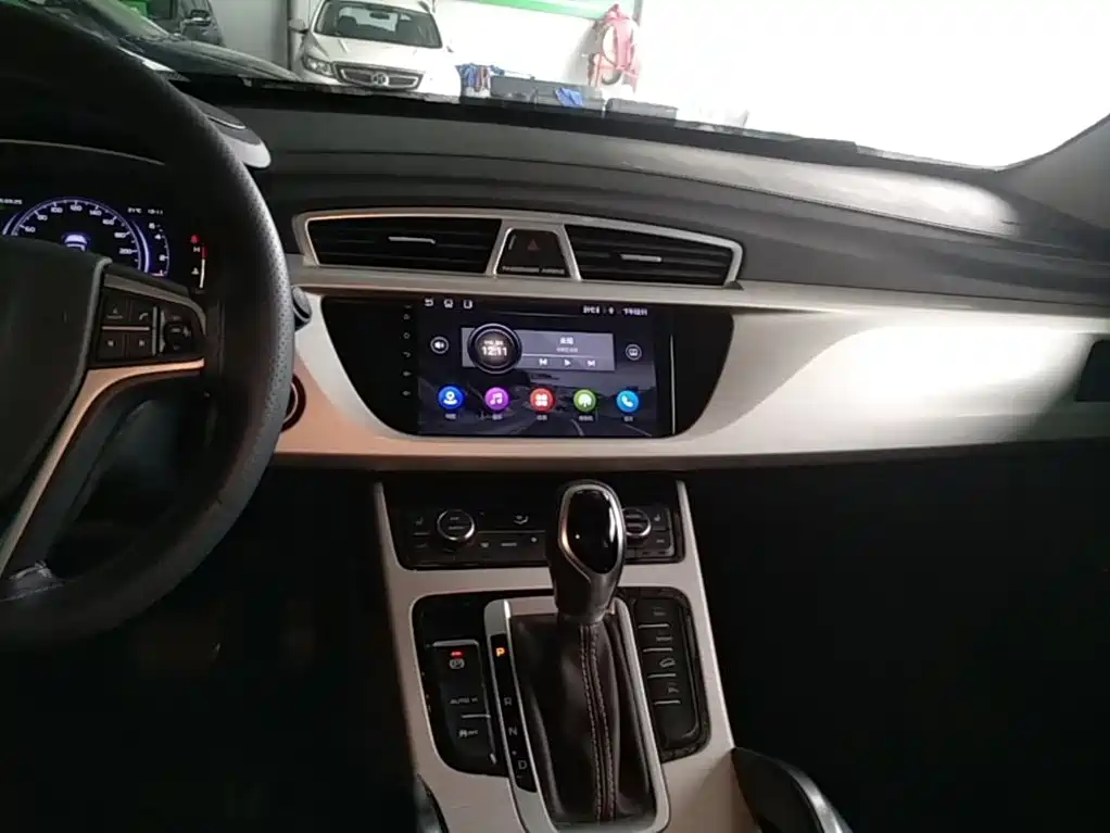 Geely Boyue — миниатюра 13