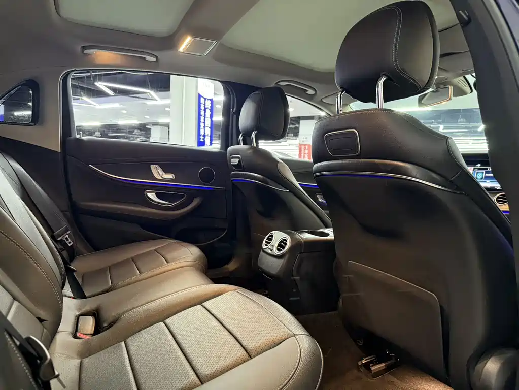 Mercedes-Benz E-Class — миниатюра 8