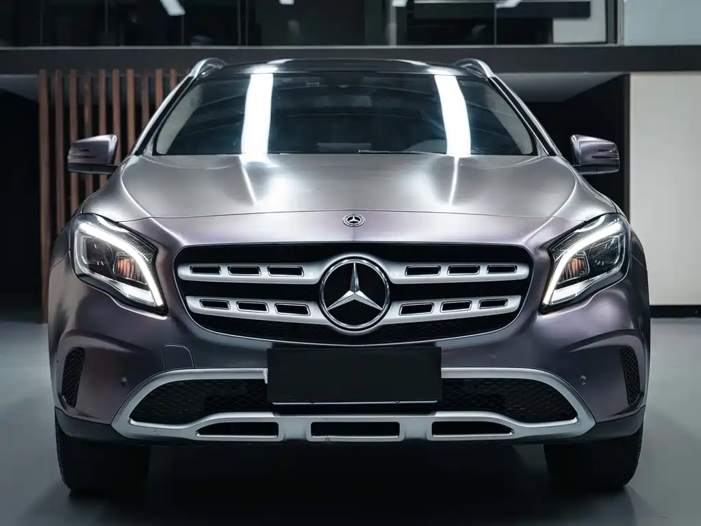 MERCEDES-BENZ GLA