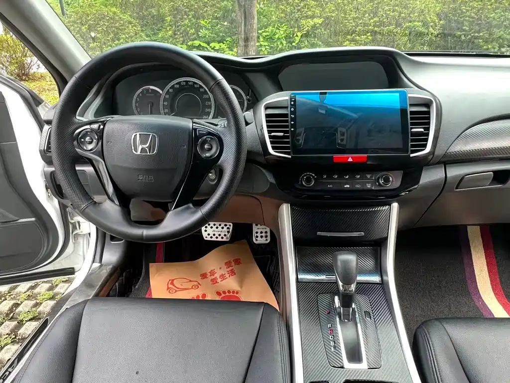 Honda Accord — миниатюра 8