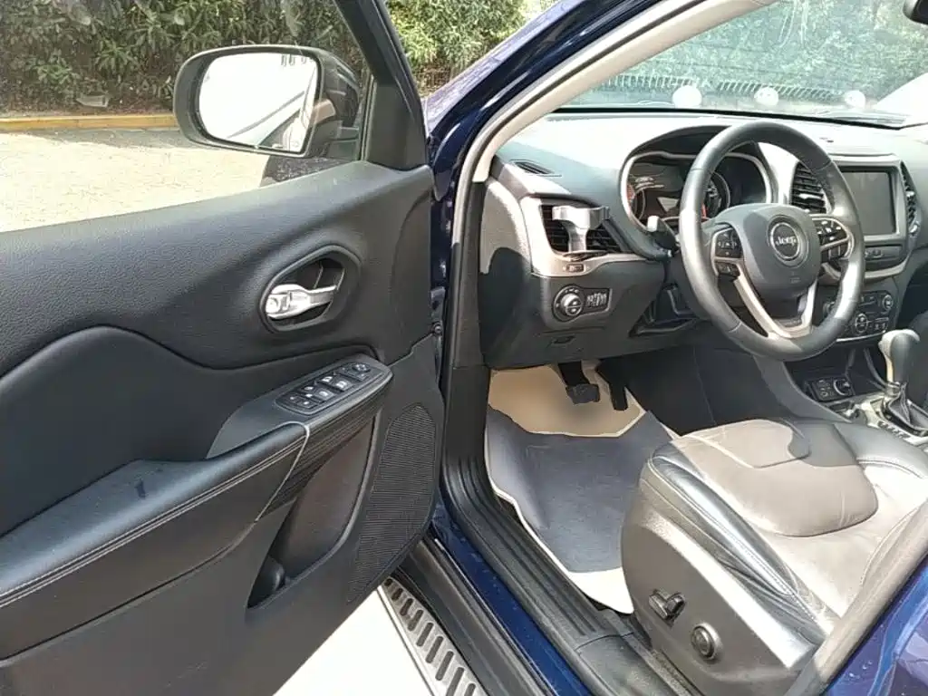 Jeep Cherokee — миниатюра 16