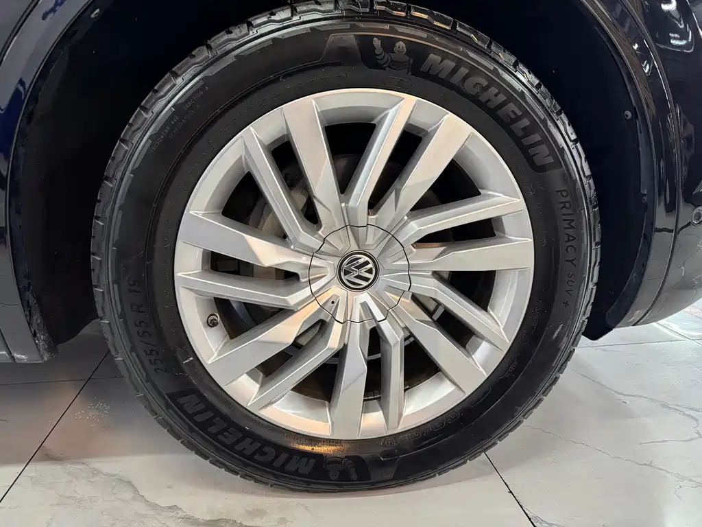 Volkswagen Touareg — миниатюра 13