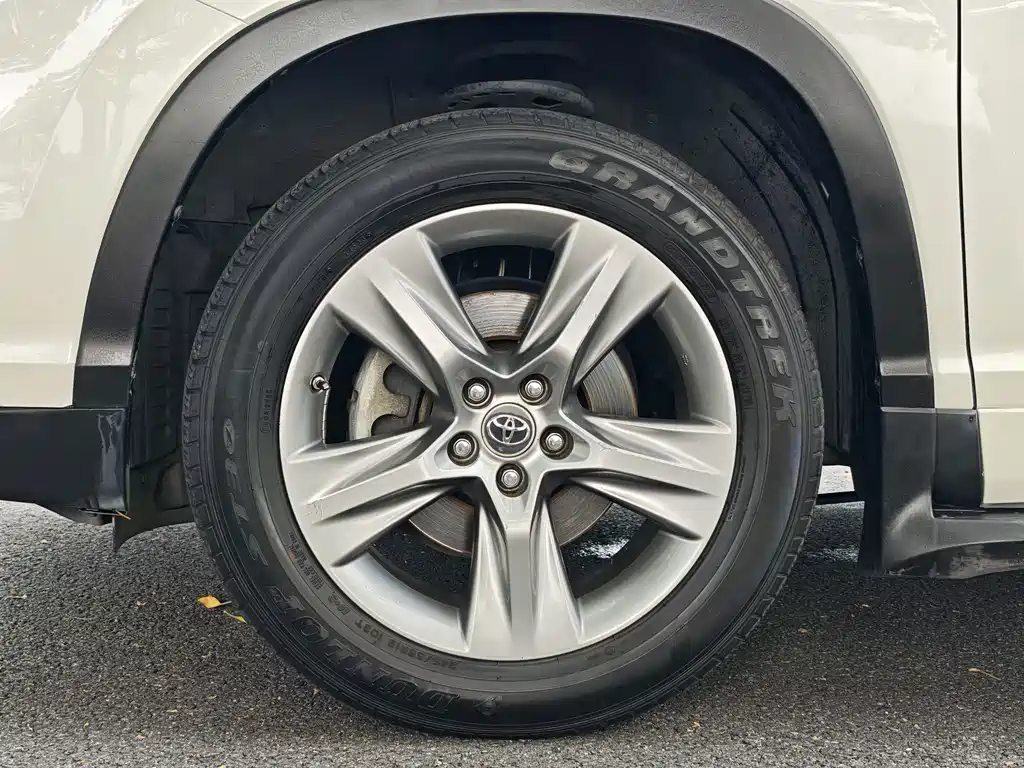 Toyota Highlander — миниатюра 19