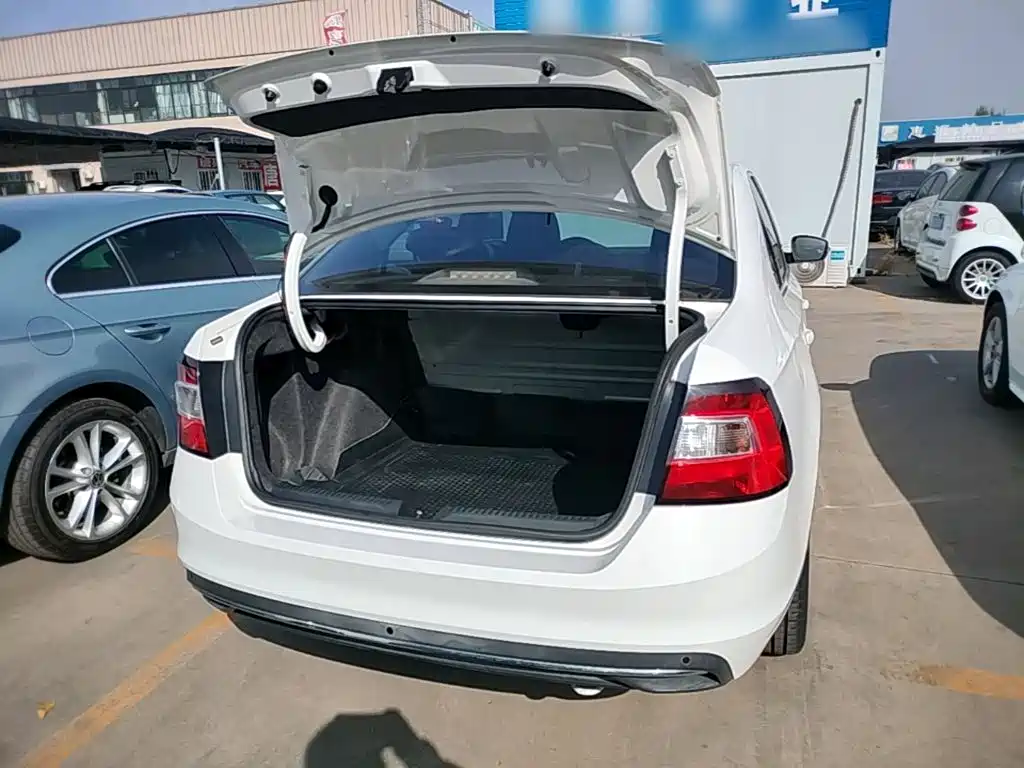 Skoda Rapid — миниатюра 19