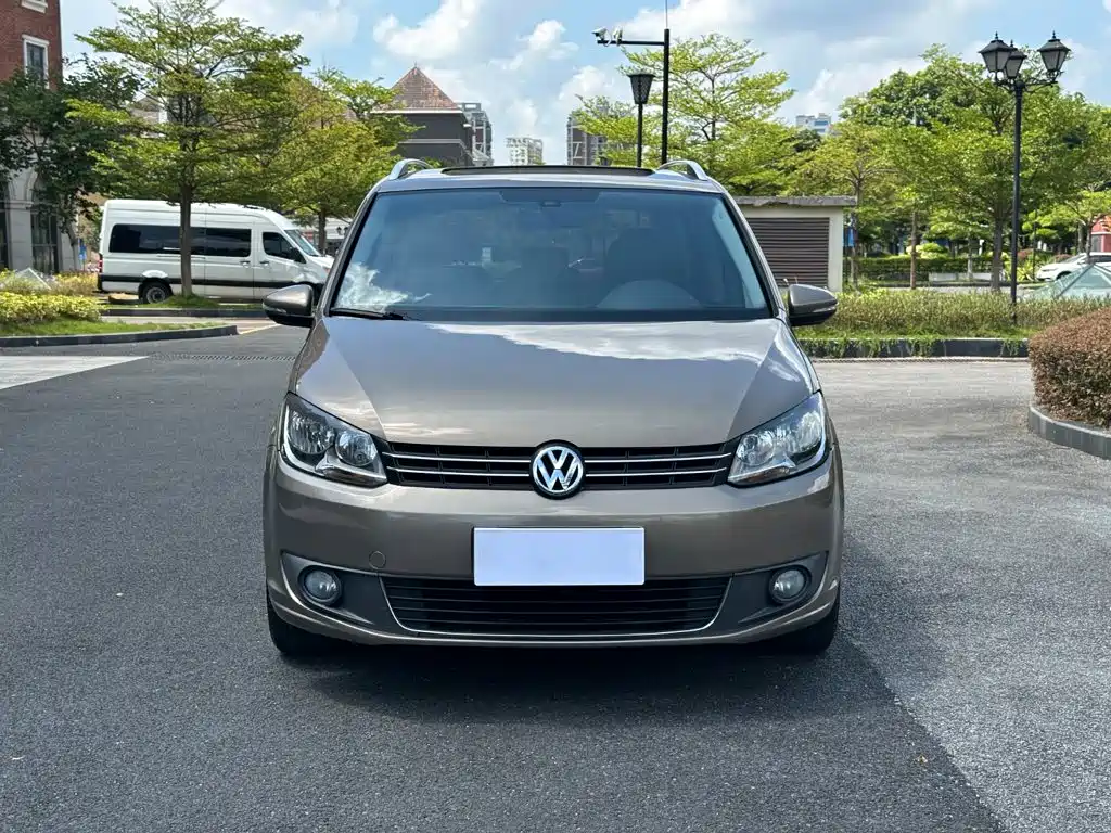 Volkswagen Touran — миниатюра 2