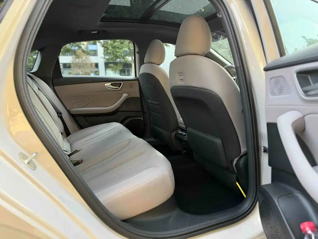 Roewe M7 DMH — миниатюра 14